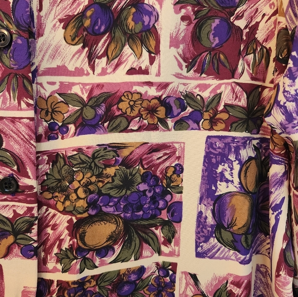 🍇80's Wine Blouse🍇 - Picture 4 of 6